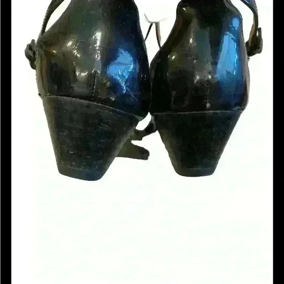 Coach Sandal’s For Women Preowned Size 9B- Small Wedge Heel - Vipor - Picture 3 of 5